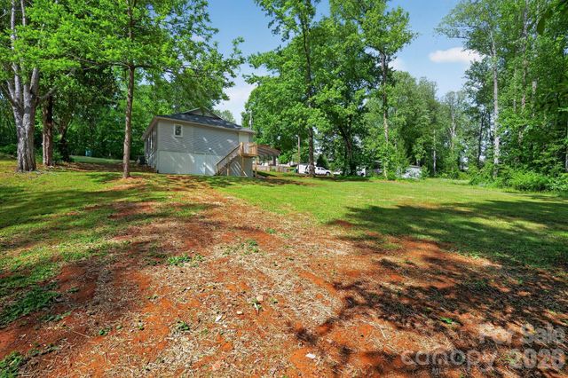 801 Woodlawn Avenue SW, Valdese, NC 28690