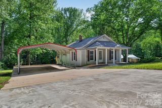 801 Woodlawn Avenue SW, Valdese, NC 28690