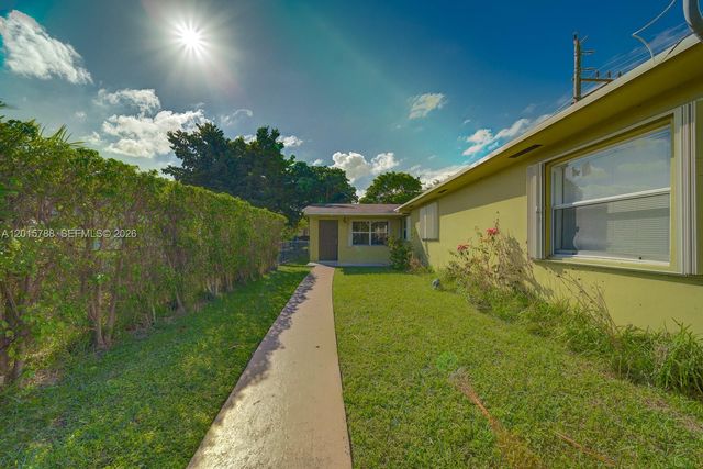 7358 SW 7360 23rd Street, Miami, FL 33155