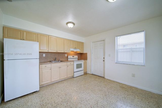 7358 SW 7360 23rd Street, Miami, FL 33155