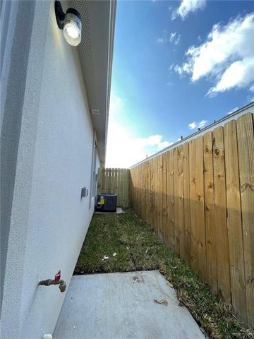 1424 Alta Vista Drive 1, Weslaco, TX 78596