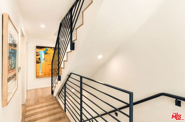 5411 W Wilshire Vista Lane, Los Angeles, CA 90019
