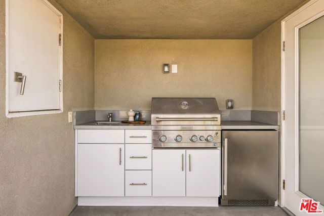 5411 W Wilshire Vista Lane, Los Angeles, CA 90019