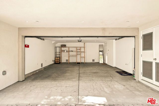 5411 W Wilshire Vista Lane, Los Angeles, CA 90019