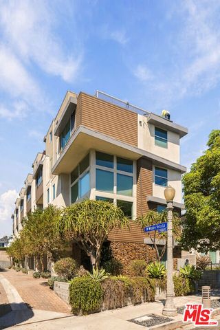 5411 W Wilshire Vista Lane, Los Angeles, CA 90019