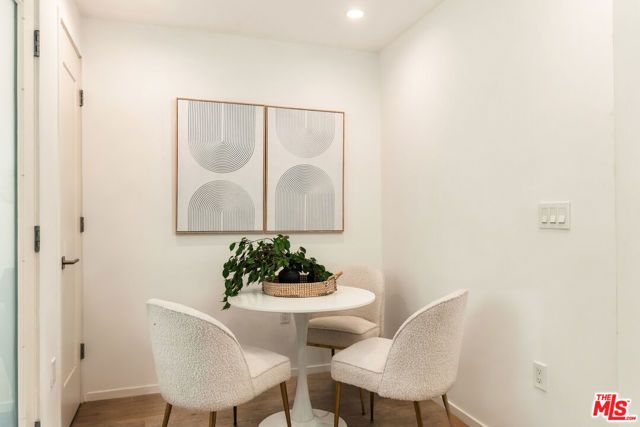 5411 W Wilshire Vista Lane, Los Angeles, CA 90019