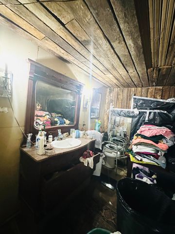 2205 Old Salem Road, London, KY 40741