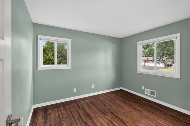 3948 Cinnabar Drive, Eagan, MN 55122