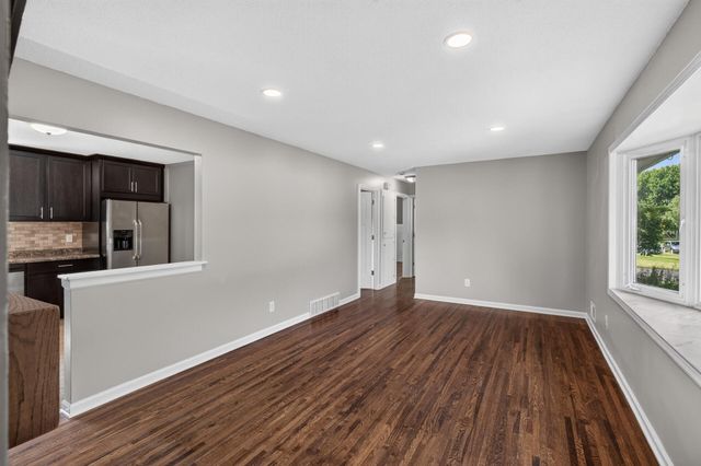 3948 Cinnabar Drive, Eagan, MN 55122