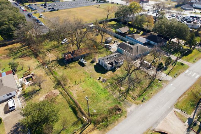 7512 Van Ness Street, Houston, TX 77037