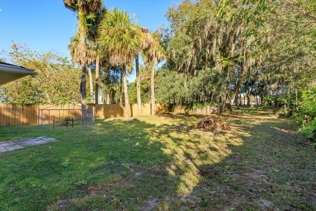 310 W BERCKMAN STREET, Fruitland Park, FL 34731