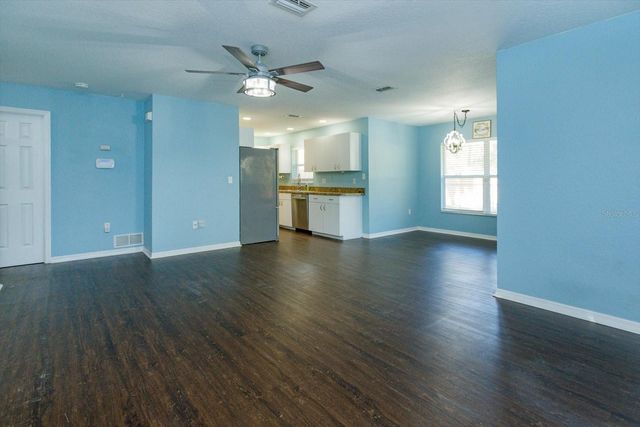 310 W BERCKMAN STREET, Fruitland Park, FL 34731