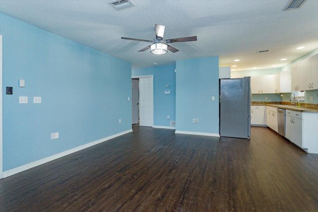 310 W BERCKMAN STREET, Fruitland Park, FL 34731