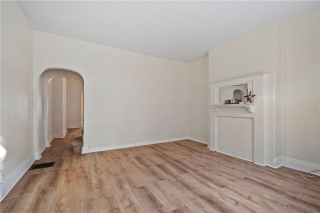 8 Edith Place, Oakland, PA 15213