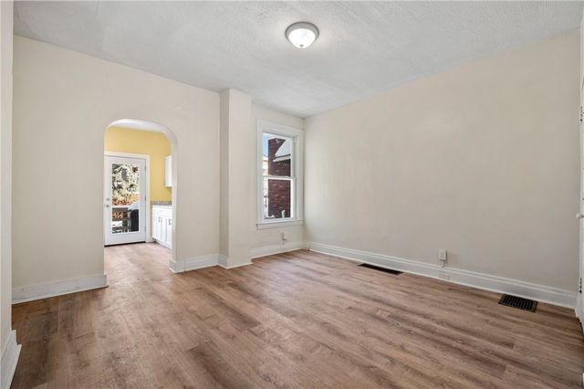 8 Edith Place, Oakland, PA 15213