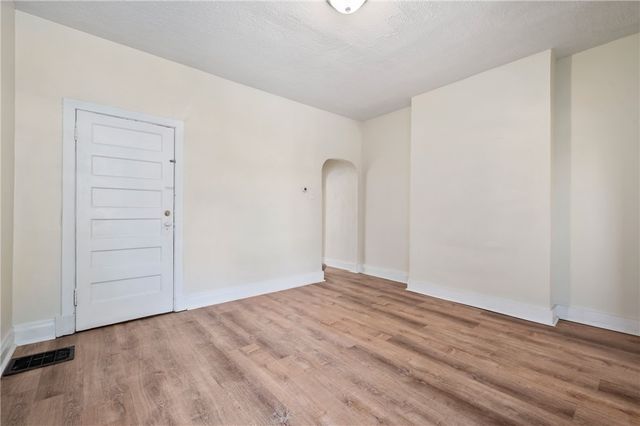 8 Edith Place, Oakland, PA 15213