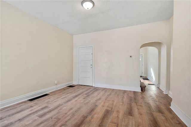 8 Edith Place, Oakland, PA 15213