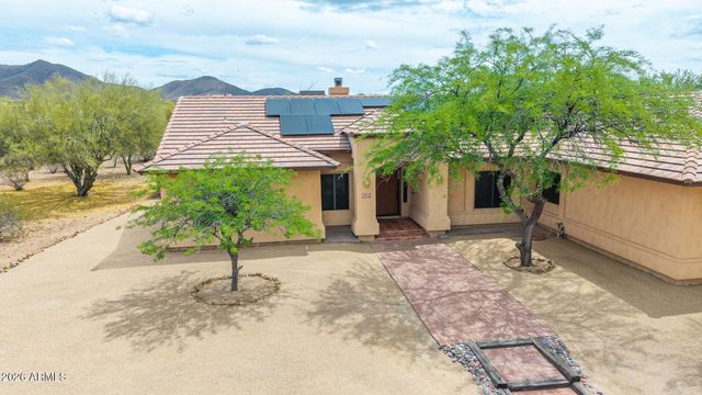 39949 N CENTRAL Avenue, Phoenix, AZ 85086