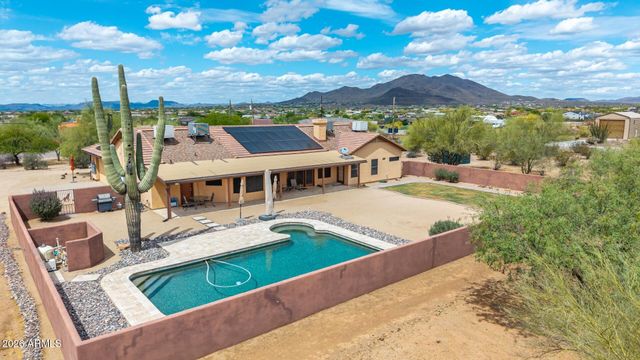 39949 N CENTRAL Avenue, Phoenix, AZ 85086