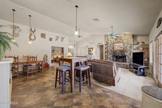 39949 N CENTRAL Avenue, Phoenix, AZ 85086