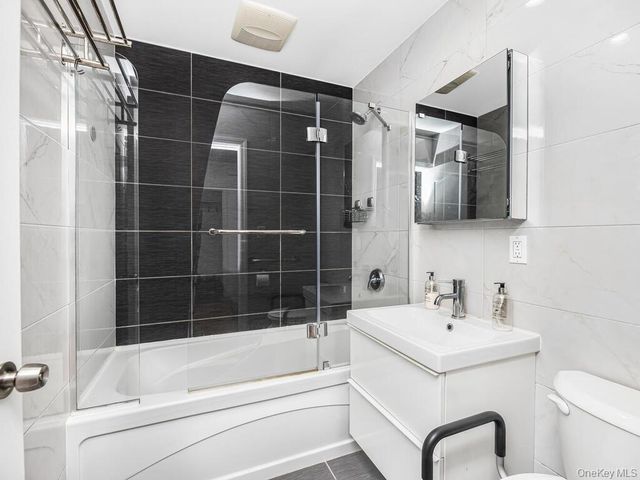 2803 Gunther Avenue, Bronx, NY 10469