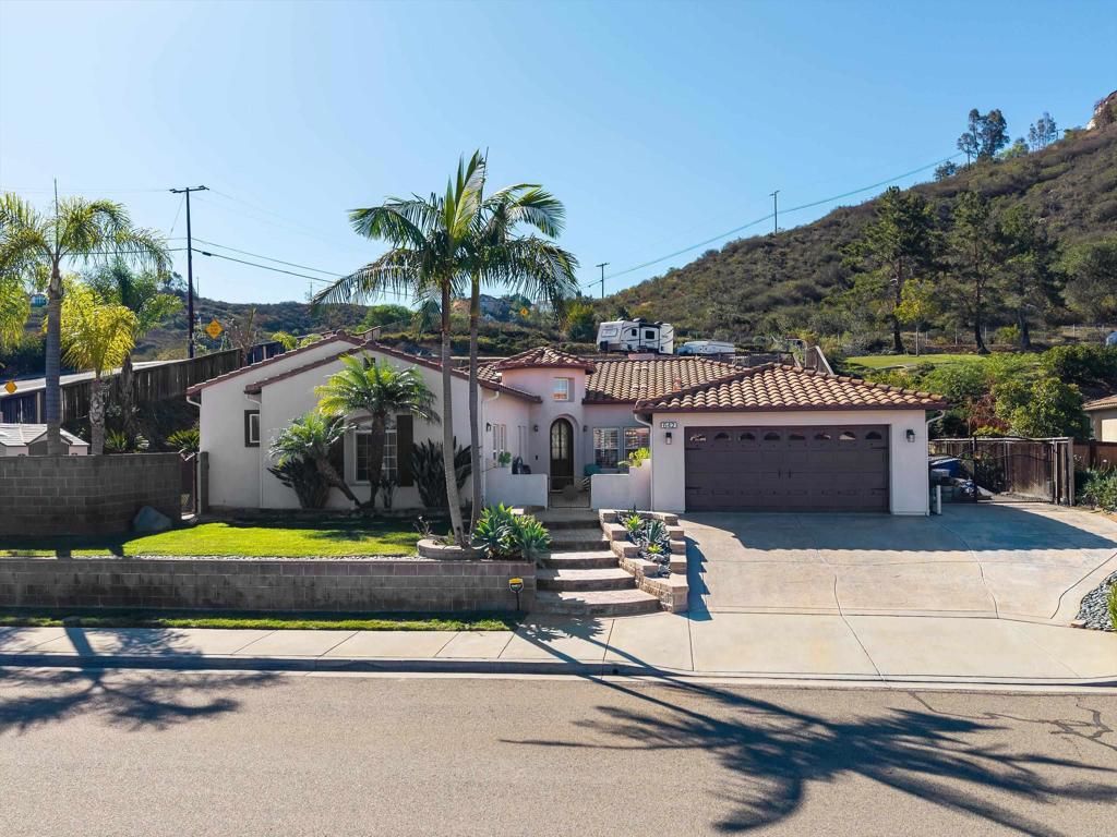 642 Via Del Campo, San Marcos, CA 92078 — exterior