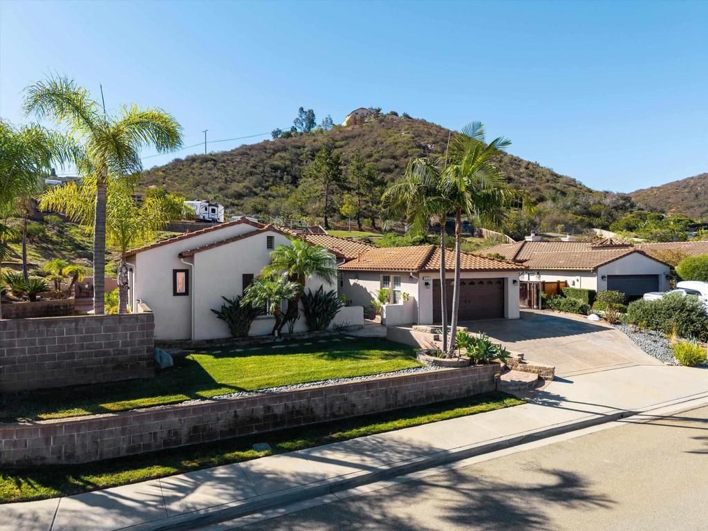 642 Via Del Campo, San Marcos, CA 92078 — photo 2