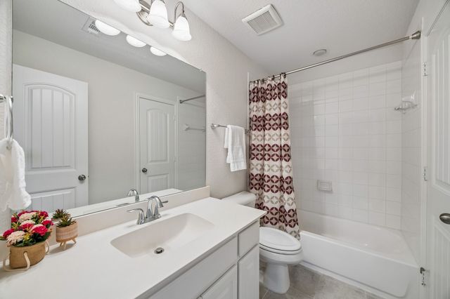 501 Winehart Street, Lewisville, TX 75056