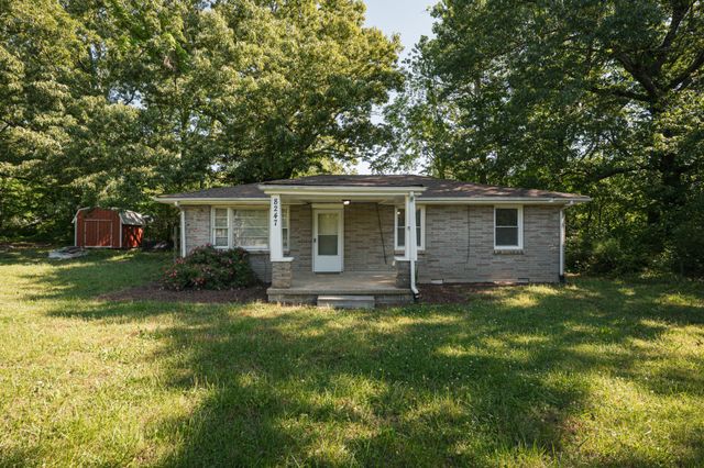 8247 Pinewood Rd, Nunnelly, TN 37137