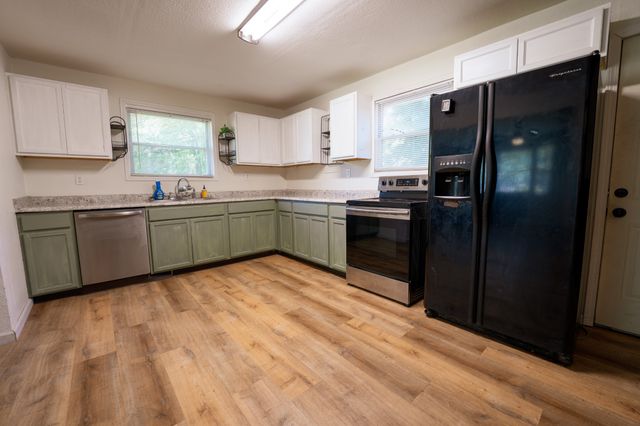 8247 Pinewood Rd, Nunnelly, TN 37137