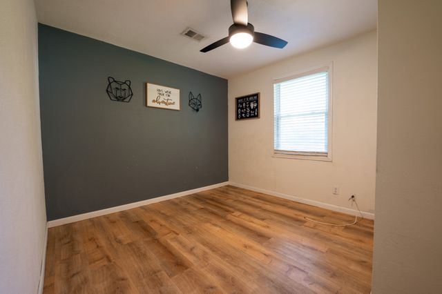8247 Pinewood Rd, Nunnelly, TN 37137