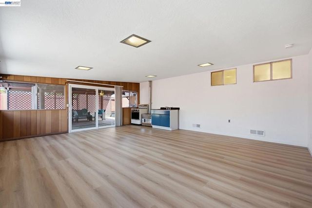 6440 Lotus Ct, Newark, CA 94560