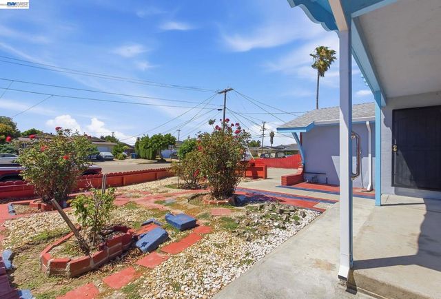 6440 Lotus Ct, Newark, CA 94560