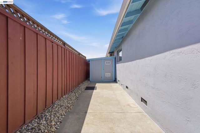 6440 Lotus Ct, Newark, CA 94560