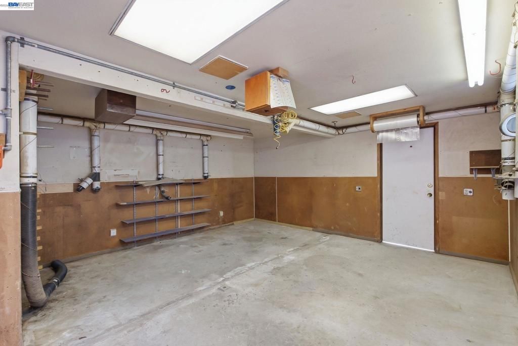 Image 35 of property listing at 6440 Lotus Ct, Newark, CA 94560