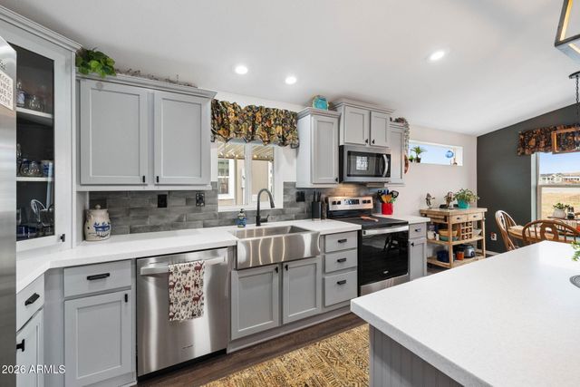 12155 E McQueen Drive, Dewey, AZ 86327