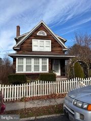 1900 3RD AVE, Pottsville, PA 17901