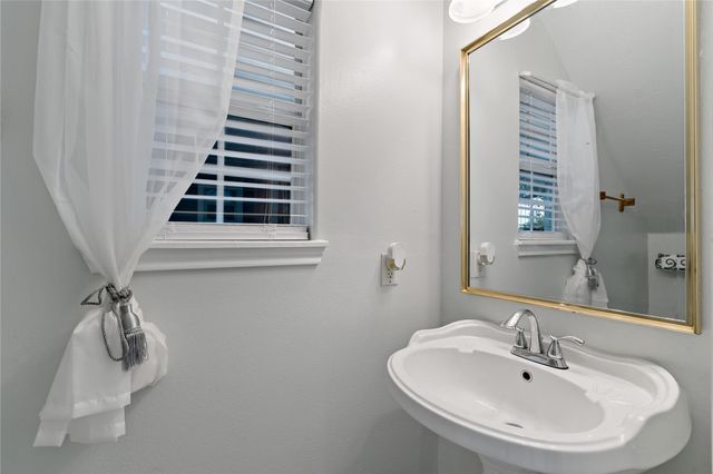 507 Firnat Street, Houston, TX 77022