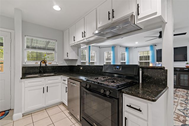 507 Firnat Street, Houston, TX 77022