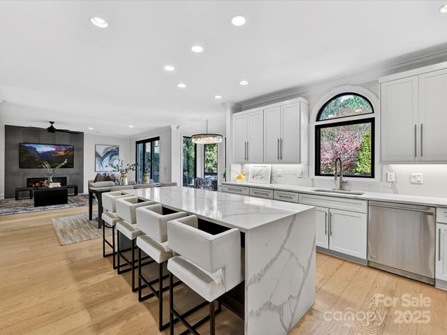 15611 Ballantyne Country Club Drive, Charlotte, NC 28277