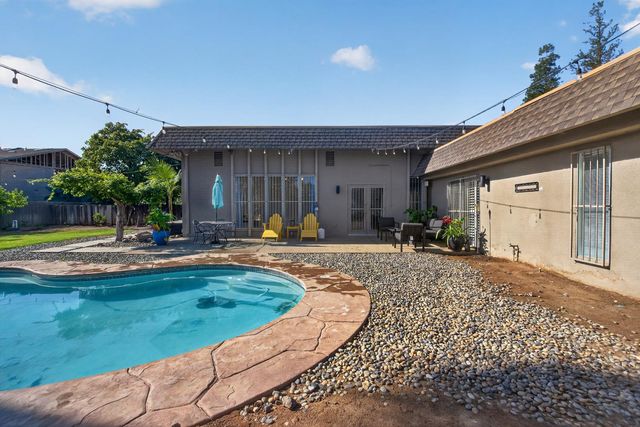 1923 S Fairway, Fresno, CA 93727