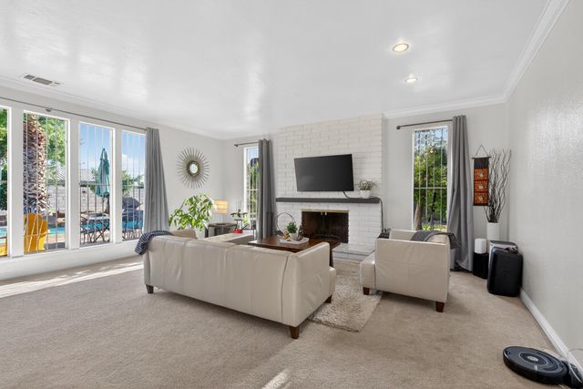 1923 S Fairway, Fresno, CA 93727