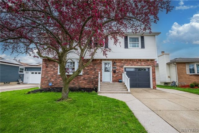 13 Grand Prix Drive, Cheektowaga, NY 14227