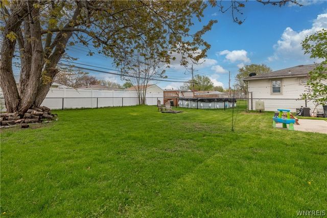 13 Grand Prix Drive, Cheektowaga, NY 14227