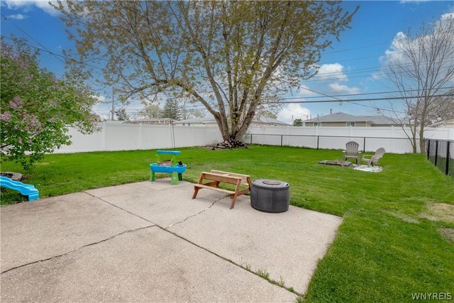 13 Grand Prix Drive, Cheektowaga, NY 14227