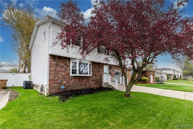 13 Grand Prix Drive, Cheektowaga, NY 14227