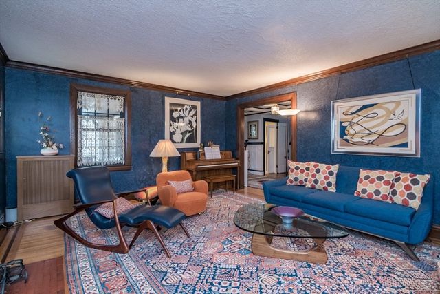 43 Oxford St, Springfield, MA 01108