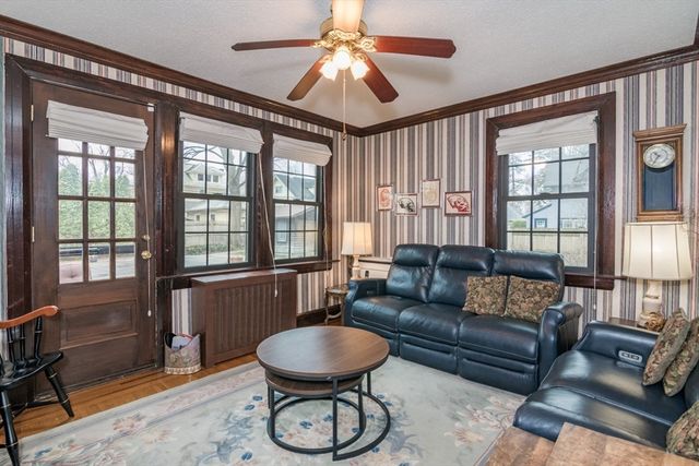 43 Oxford St, Springfield, MA 01108
