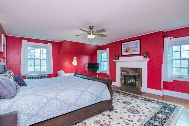 43 Oxford St, Springfield, MA 01108