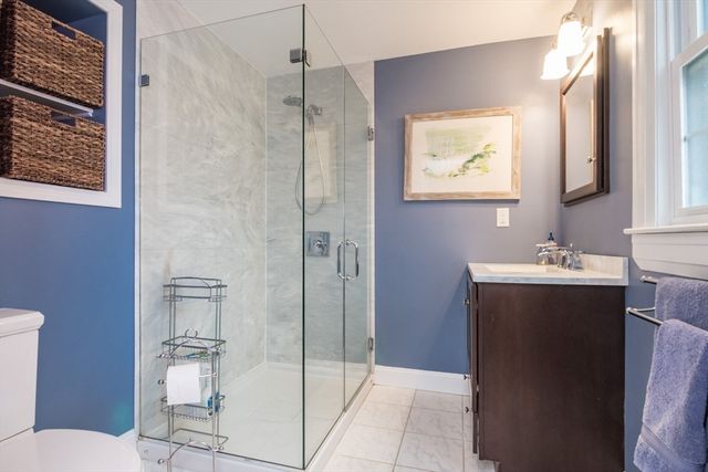 43 Oxford St, Springfield, MA 01108